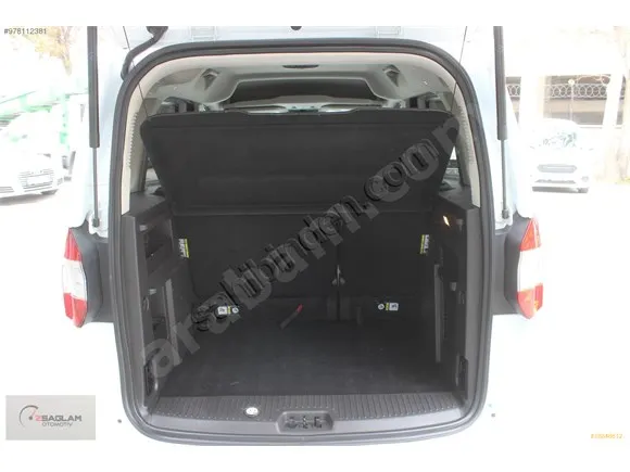 Ford Tourneo Courier 1.5 TDCi Titanium Plus Image 8