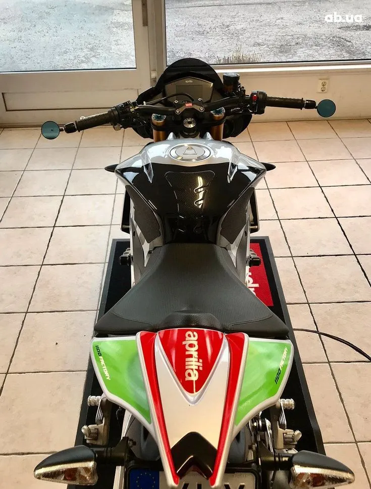 Aprilia Tuono Image 6