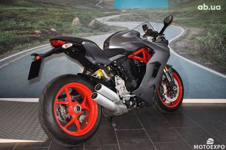 Ducati SuperSport Image 5